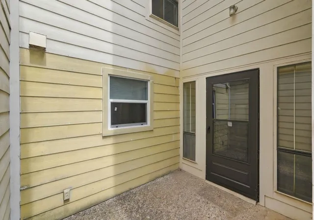 Photo 4 of Townhouse for sale at 7391 Antoine Dr, Houston, TX 77088 | MLS# 43718690 | Listing updated on 2026-09-21