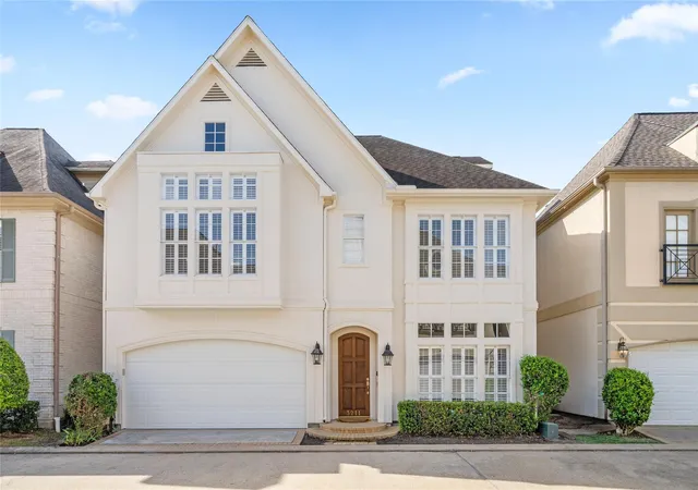 Photo 1 of Single family home for sale at 3211 S Pemberton Cir Dr, Houston, TX 77025 | MLS# 69163997 | Listing updated on 2026-09-23