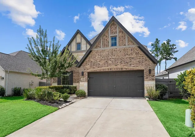Photo 3 of Single family home for sale at 14928 Scarlet Branch Dr, Conroe, TX 77302 | MLS# 65994995 | Listing updated on 2026-09-17