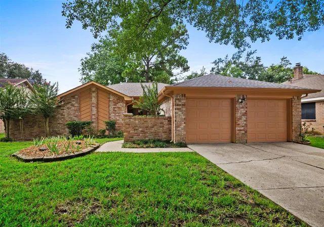Photo 1 of Single family home for sale at 25907 Long Hl Ln, Spring, TX 77373 | MLS# 39073620 | Listing updated on 2026-10-10