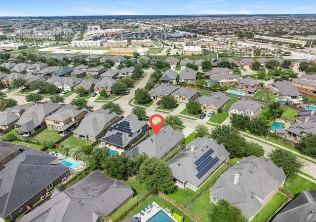 Photo 3 of Single family home for sale at 27239 Symphony Crk Ln, Fulshear, TX 77441 | MLS# 3807939 | Listing updated on 2026-09-28