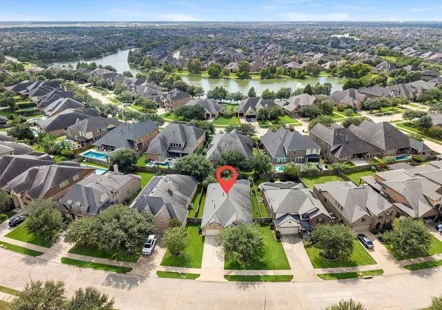 Photo 4 of Single family home for sale at 27239 Symphony Crk Ln, Fulshear, TX 77441 | MLS# 3807939 | Listing updated on 2026-09-28