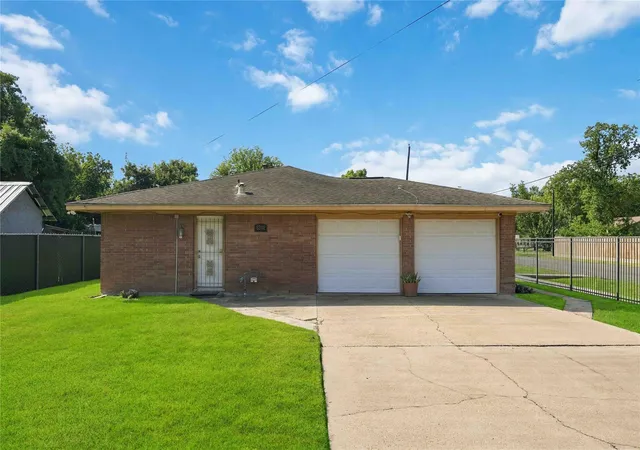 Photo 2 of Single family home for sale at 6202 Crane St, Houston, TX 77026 | MLS# 61107939 | Listing updated on 2026-10-02
