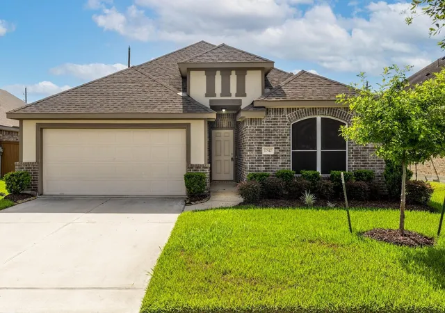 Photo 1 of Single family home for sale at 12542 Sabine Point Dr, Humble, TX 77346 | MLS# 44812527 | Listing updated on 2026-10-07