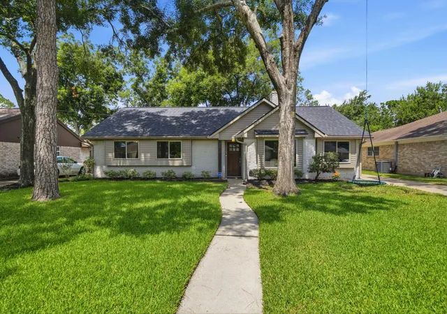 Photo 3 of Single family home for sale at 2619 Parana Dr, Houston, TX 77080 | MLS# 68468340 | Listing updated on 2026-09-20