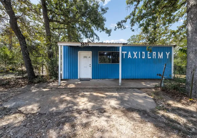 Photo 2 of Single family home for sale at 5605 Highway 290 W, Brenham, TX 77833 | MLS# 2345481 | Listing updated on 2026-09-14