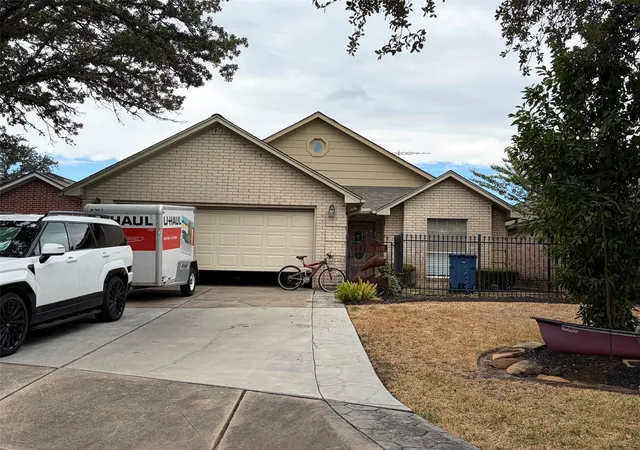 Photo 4 of Sale Pending at 12803 Pelican Is Dr, Willis, TX 77318 | MLS# 5224979 | Listing updated on 2026-09-10