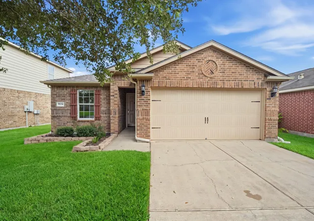 Photo 1 of Sale Pending at 9834 Opal Rock Dr, Rosharon, TX 77583 | MLS# 12644492 | Listing updated on 2026-09-24