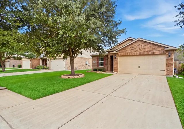 Photo 2 of Sale Pending at 9834 Opal Rock Dr, Rosharon, TX 77583 | MLS# 12644492 | Listing updated on 2026-09-24