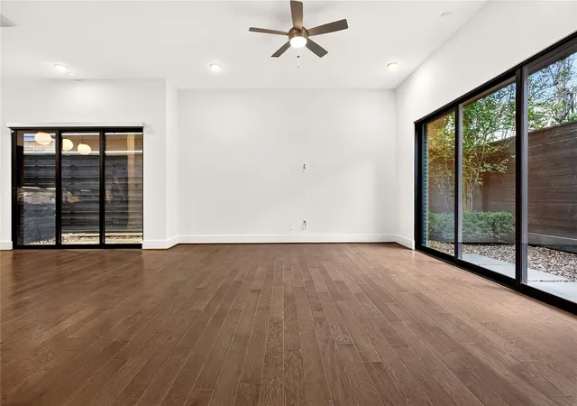 Photo 4 of Townhouse for sale at 1917 Potomac Dr #D, Houston, TX 77057 | MLS# 52405434 | Listing updated on 2026-10-03