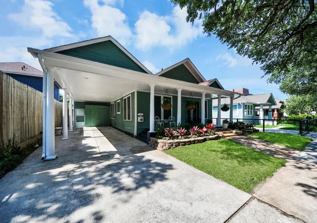 Photo 3 of Single family home for sale at 1114 W Cottage St, Houston, TX 77009 | MLS# 30080581 | Listing updated on 2026-10-05