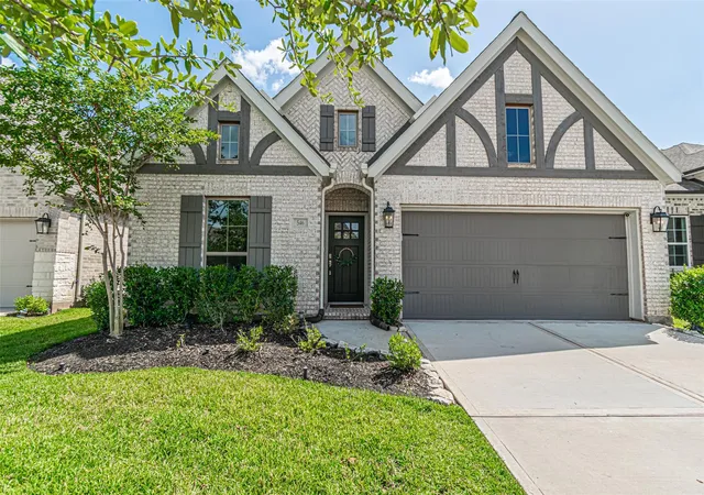 Photo 1 of Single family home for sale at 546 Cedar Harbor Ct, Conroe, TX 77304 | MLS# 19639380 | Listing updated on 2026-09-13