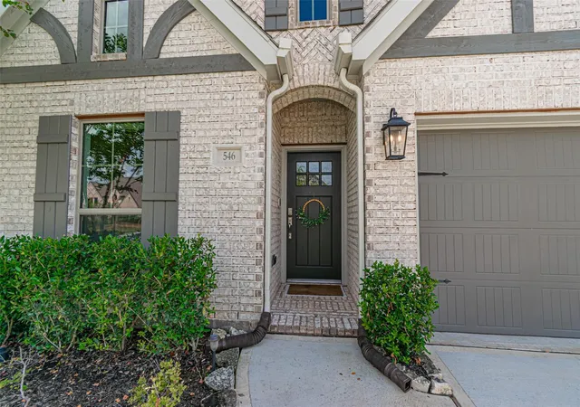 Photo 3 of Single family home for sale at 546 Cedar Harbor Ct, Conroe, TX 77304 | MLS# 19639380 | Listing updated on 2026-09-13