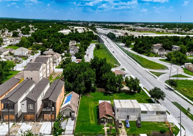 Photo 2 of Land for sale at 1229 E 33rd Street, Houston, TX 77022 | MLS# 48569748 | Listing updated on 2026-09-14