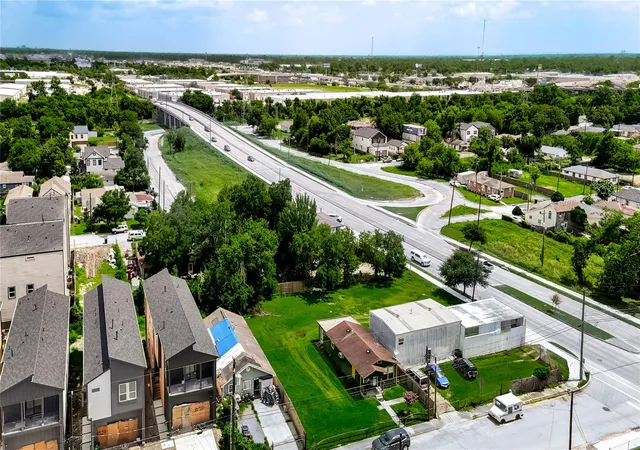 Photo 3 of Land for sale at 1229 E 33rd Street, Houston, TX 77022 | MLS# 48569748 | Listing updated on 2026-09-14