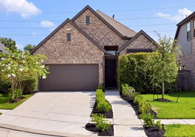 Photo 2 of Single family home for sale at 10722 Hidden Rock Dr, Missouri City, TX 77459 | MLS# 98573044 | Listing updated on 2026-09-05