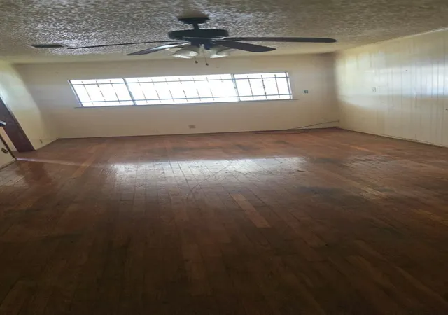 Photo 4 of Sale Pending at 8715 Berndale St, Houston, TX 77029 | MLS# 95682502 | Listing updated on 2026-09-15