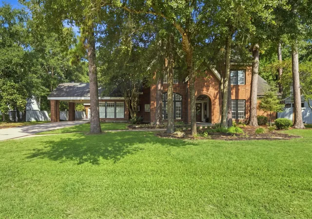 Photo 2 of Single family home for sale at 23 S Brokenfern Dr, Spring, TX 77380 | MLS# 27886307 | Listing updated on 2026-09-12