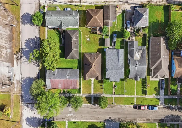 Photo 3 of Single family home for sale at 3420 Illinois St, Baytown, TX 77520 | MLS# 26683045 | Listing updated on 2026-10-08