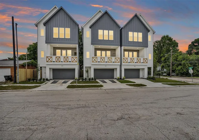 Photo 2 of Single family home for sale at 806 Schweikhardt St, Houston, TX 77020 | MLS# 85066225 | Listing updated on 2026-09-13