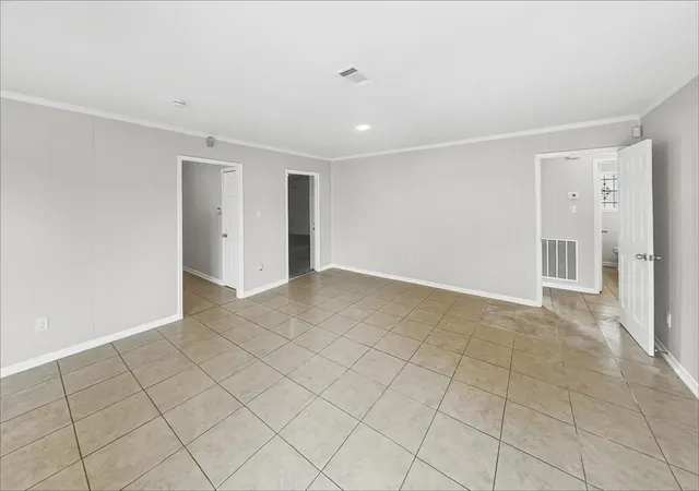 Photo 3 of Single family home for sale at 9619 Guest St, Houston, TX 77078 | MLS# 45636219 | Listing updated on 2026-09-05