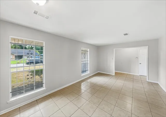 Photo 4 of Single family home for sale at 9619 Guest St, Houston, TX 77078 | MLS# 45636219 | Listing updated on 2026-09-05