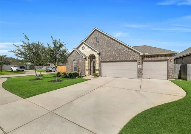 Photo 2 of Single family home for sale at 31634 Hummingbird Oak Dr, Hockley, TX 77447 | MLS# 88466368 | Listing updated on 2026-10-14
