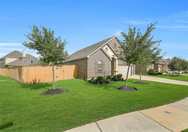 Photo 3 of Single family home for sale at 31634 Hummingbird Oak Dr, Hockley, TX 77447 | MLS# 88466368 | Listing updated on 2026-10-14