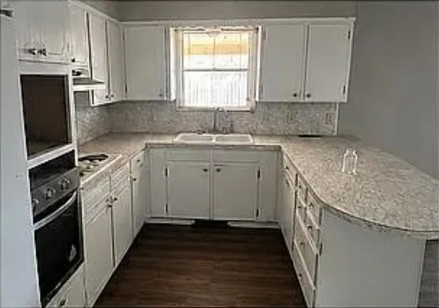 Photo 4 of Single family home for sale at 38 Dellwood Dr, San Angelo, TX 76903 | MLS# 10058350 | Listing updated on 2026-10-08