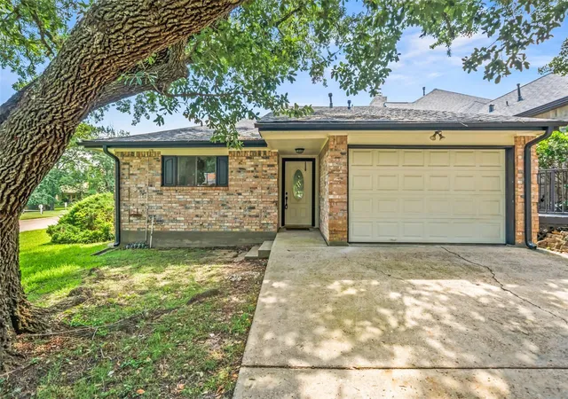 Photo 1 of Single family home for sale at 101 Fairway View Ln, Montgomery, TX 77356 | MLS# 43502321 | Listing updated on 2026-10-08