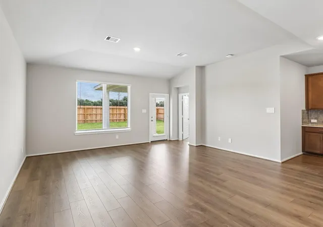 Photo 3 of Single family home for sale at 5228 Redbud Valley Dr, Pearland, TX 77584 | MLS# 39845584 | Listing updated on 2026-09-02