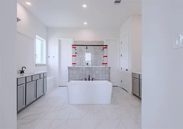 Photo 3 of Single family home for sale at 153 Peninsula Point Dr, Montgomery, TX 77356 | MLS# 55006552 | Listing updated on 2026-09-04