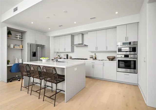 Photo 3 of Condo for sale at 2323 W Main St #304, Houston, TX 77098 | MLS# 73879088 | Listing updated on 2026-09-13