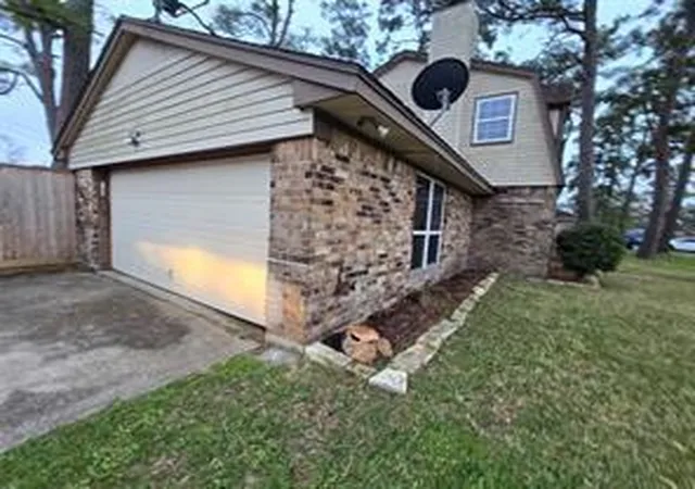 Photo 4 of Single family home for sale at 7318 Ironwood Ln, Baytown, TX 77521 | MLS# 51000928 | Listing updated on 2026-09-09