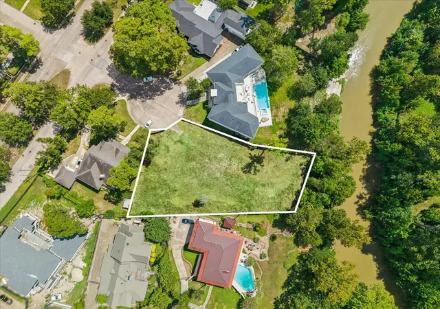 Photo 1 of Land for sale at 3 Plantation Rd, Houston, TX 77024 | MLS# 13057494 | Listing updated on 2026-09-22