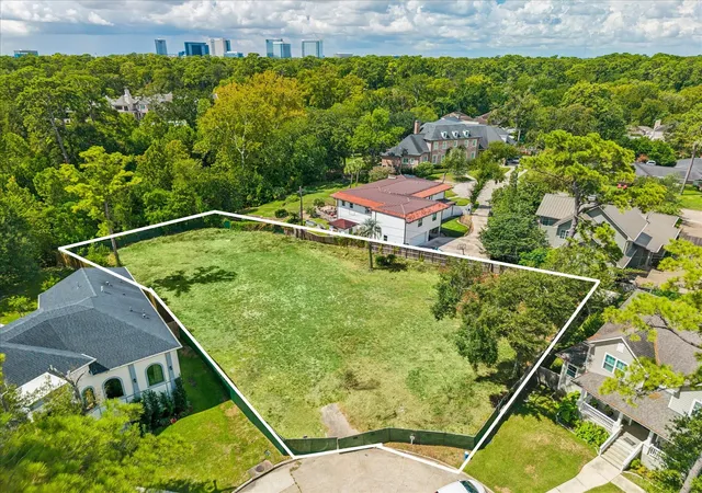 Photo 2 of Land for sale at 3 Plantation Rd, Houston, TX 77024 | MLS# 13057494 | Listing updated on 2026-09-22