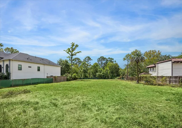Photo 4 of Land for sale at 3 Plantation Rd, Houston, TX 77024 | MLS# 13057494 | Listing updated on 2026-09-22