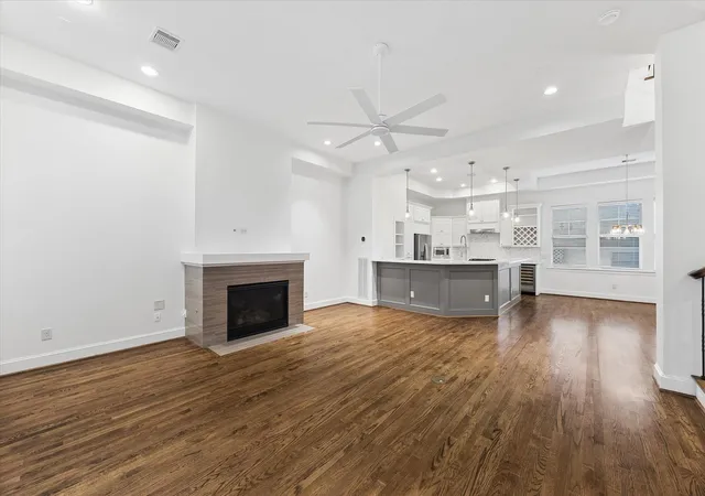 Photo 2 of Single family home for sale at 1919 Colquitt St #B, Houston, TX 77098 | MLS# 57322322 | Listing updated on 2026-09-23
