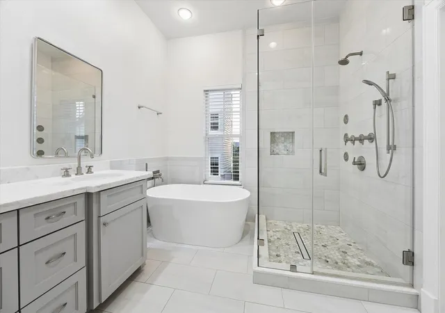 Photo 4 of Single family home for sale at 1919 Colquitt St #B, Houston, TX 77098 | MLS# 57322322 | Listing updated on 2026-09-23
