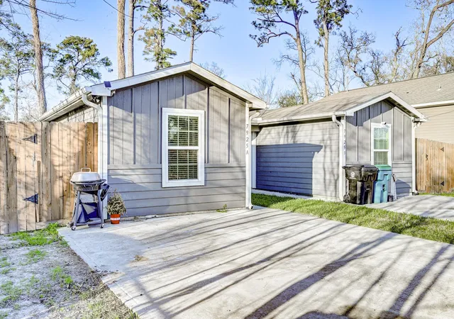 Photo 2 of Multi family home for sale at 7925 Way St, Houston, TX 77028 | MLS# 81495166 | Listing updated on 2026-09-17