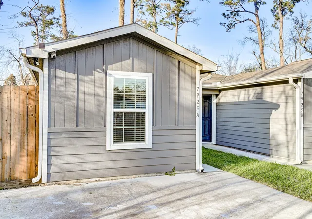 Photo 3 of Multi family home for sale at 7925 Way St, Houston, TX 77028 | MLS# 81495166 | Listing updated on 2026-09-17