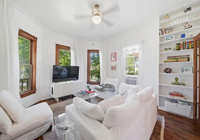 Photo 3 of Multi family home for sale at 840 Cortlandt St #8, Houston, TX 77007 | MLS# 61714295 | Listing updated on 2026-09-24