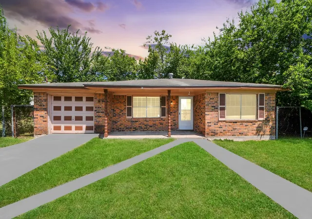 Photo 2 of Single family home for sale at 4425 Sumpter St, Houston, TX 77020 | MLS# 15418050 | Listing updated on 2026-09-01