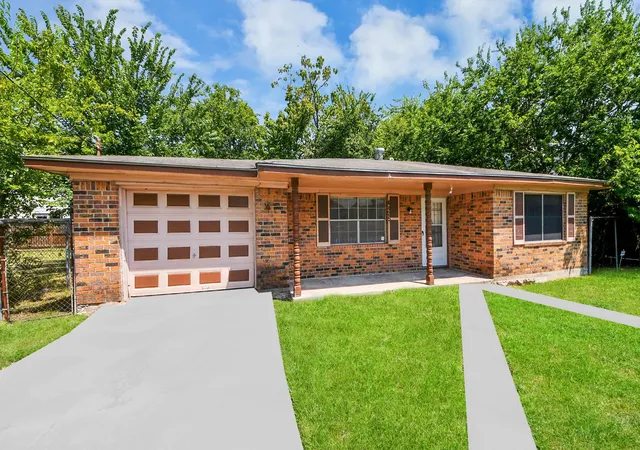 Photo 3 of Single family home for sale at 4425 Sumpter St, Houston, TX 77020 | MLS# 15418050 | Listing updated on 2026-09-01