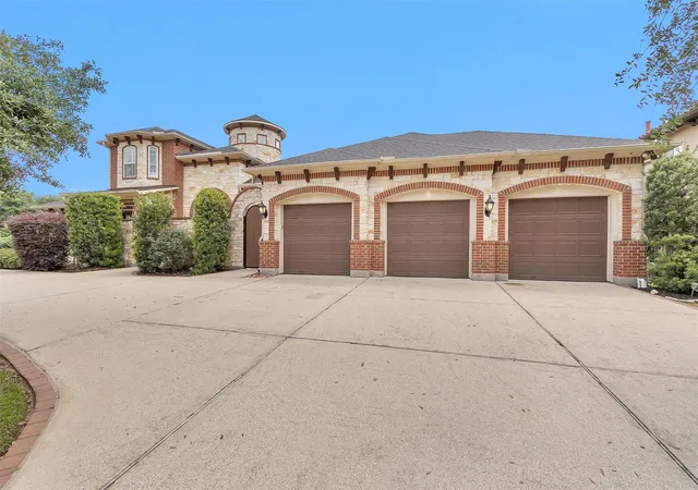 Photo 4 of Single family home for sale at 14306 Heidi Oaks Ln, Humble, TX 77396 | MLS# 17009149 | Listing updated on 2026-10-05