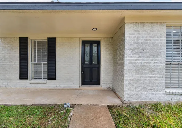 Photo 3 of Single family home for sale at 11918 Southview St, Houston, TX 77047 | MLS# 59354344 | Listing updated on 2026-09-14