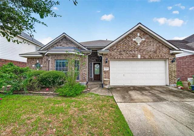 Photo 1 of Single family home for sale at 6610 Atasca Crk Dr, Humble, TX 77346 | MLS# 35252352 | Listing updated on 2026-09-09