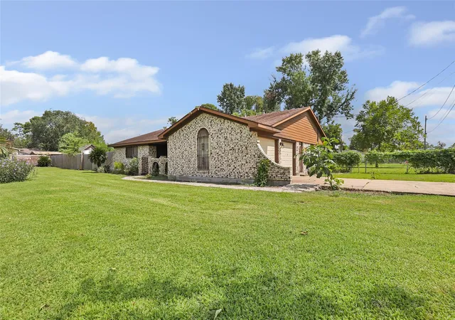 Photo 2 of Single family home for sale at 12803 Verdun Dr, Houston, TX 77049 | MLS# 38967539 | Listing updated on 2026-09-24