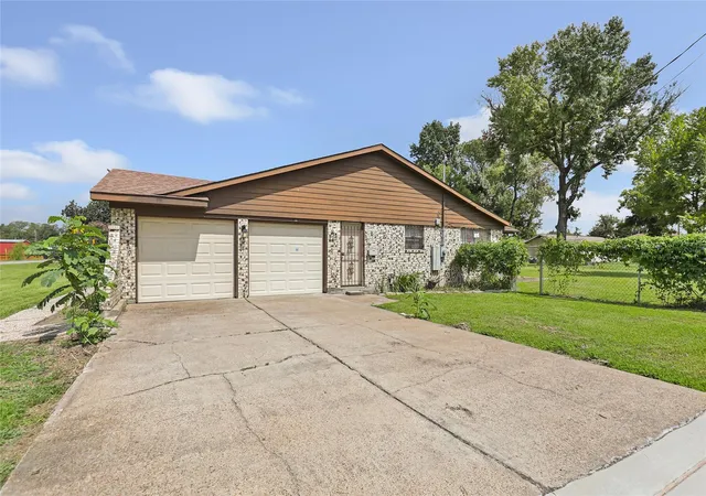 Photo 3 of Single family home for sale at 12803 Verdun Dr, Houston, TX 77049 | MLS# 38967539 | Listing updated on 2026-09-24