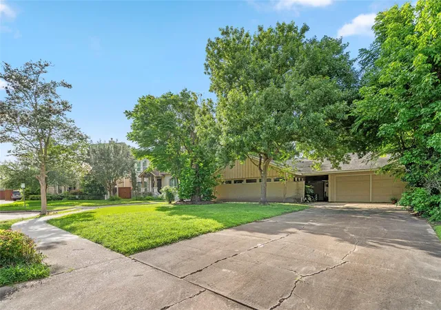 Photo 2 of Single family home for sale at 5146 Carew St, Houston, TX 77096 | MLS# 25930323 | Listing updated on 2026-09-03